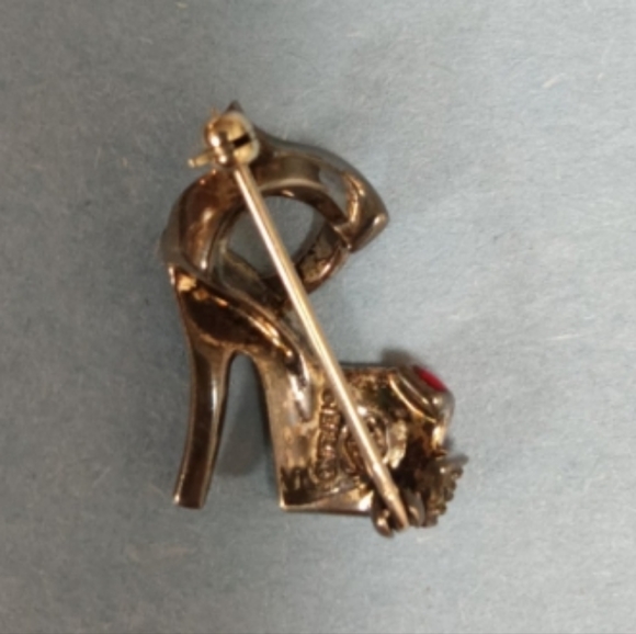 Red Stiletto Pin - Picture 4 of 4